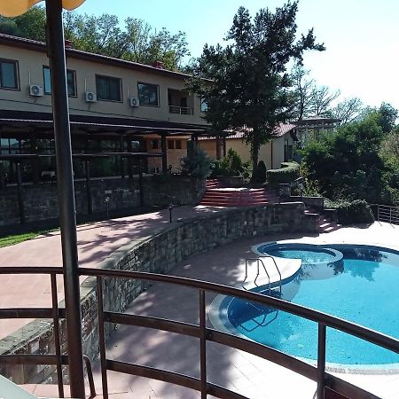 Park Hotel Stratesh Lovech Bagian luar foto