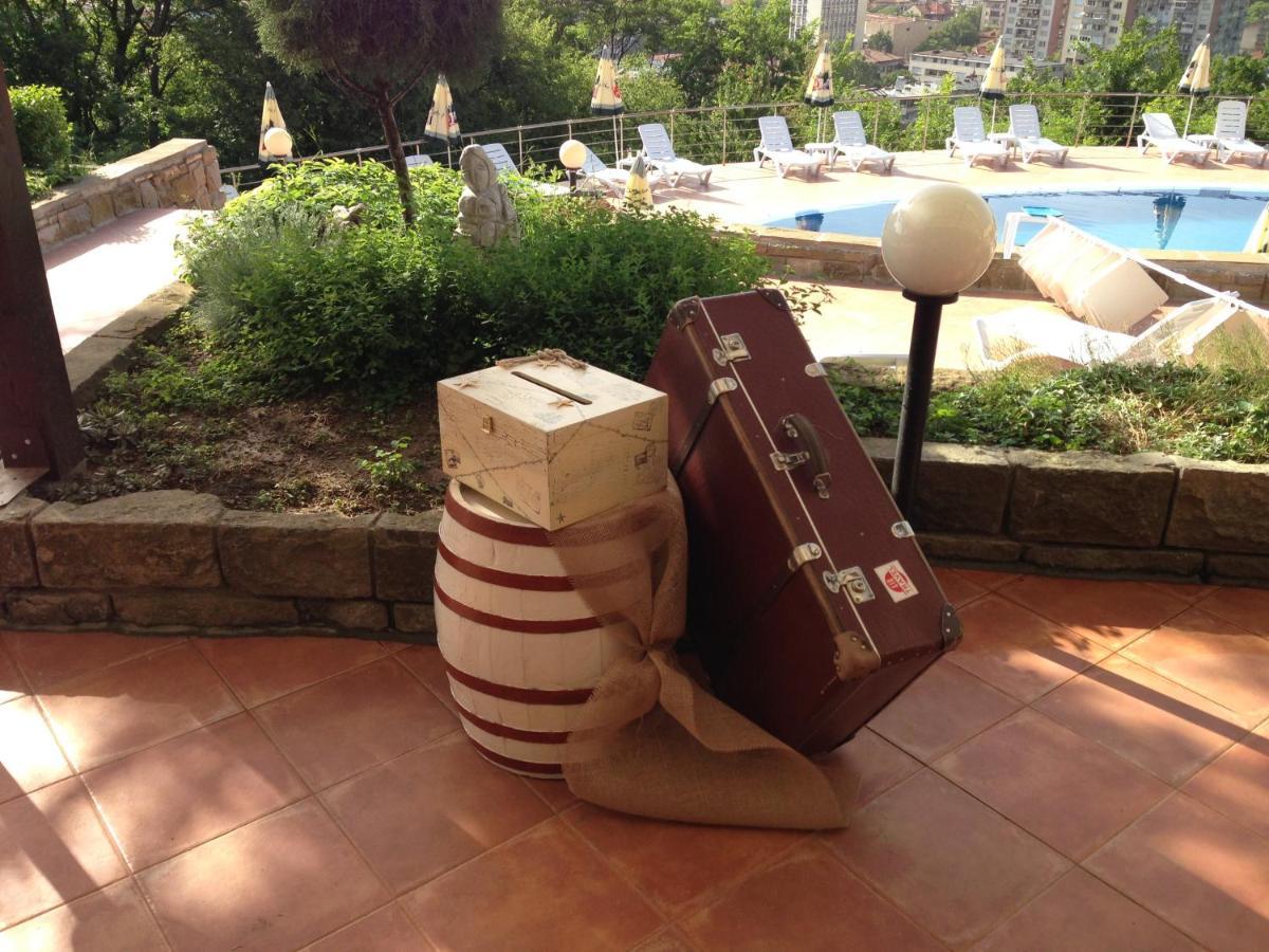 Park Hotel Stratesh Lovech Bagian luar foto