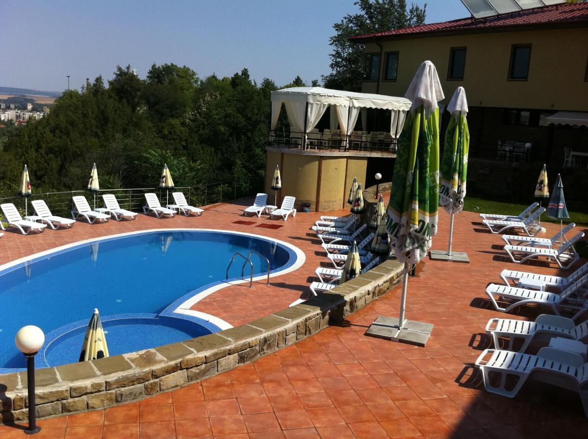 Park Hotel Stratesh Lovech Bagian luar foto